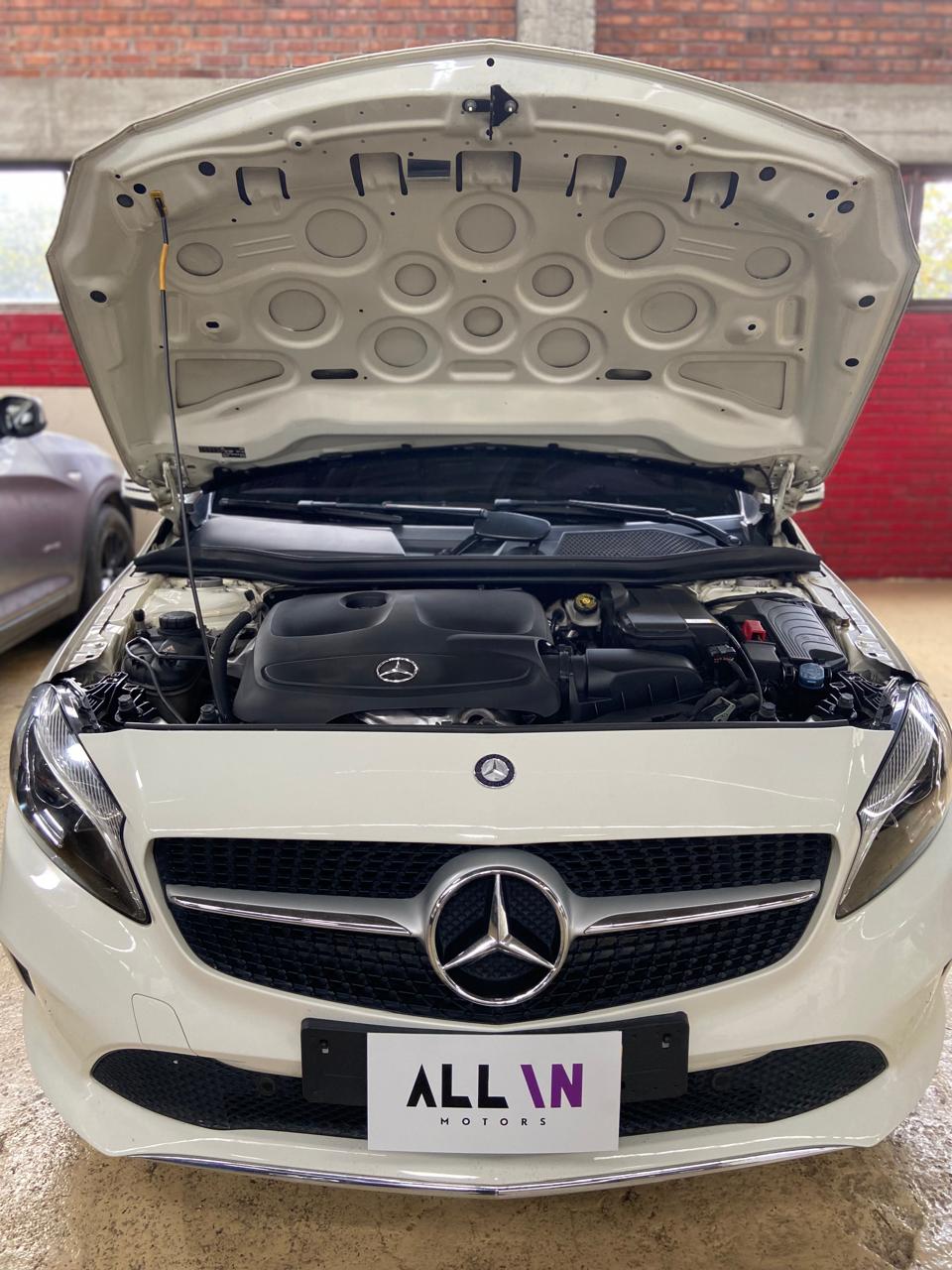 Mercedes-Benz en servicio técnico en All In Motors